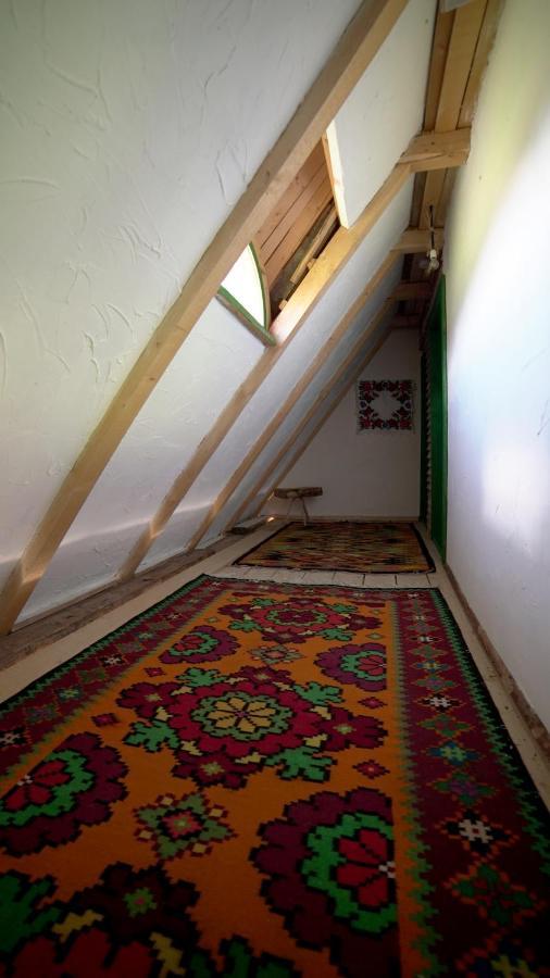 Iz De Maramures Rural Hotel (Adults Only) Surdesti  Bagian luar foto