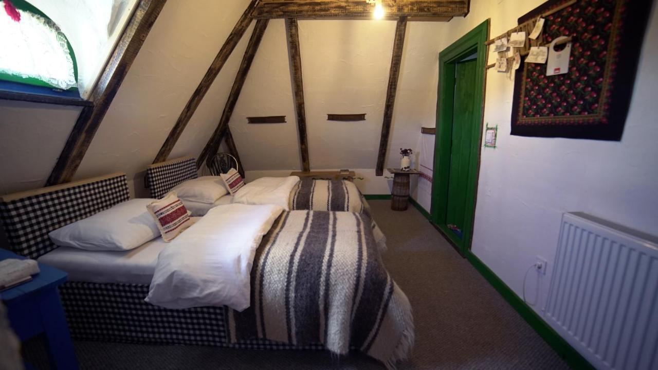 Iz De Maramures Rural Hotel (Adults Only) Surdesti  Bagian luar foto
