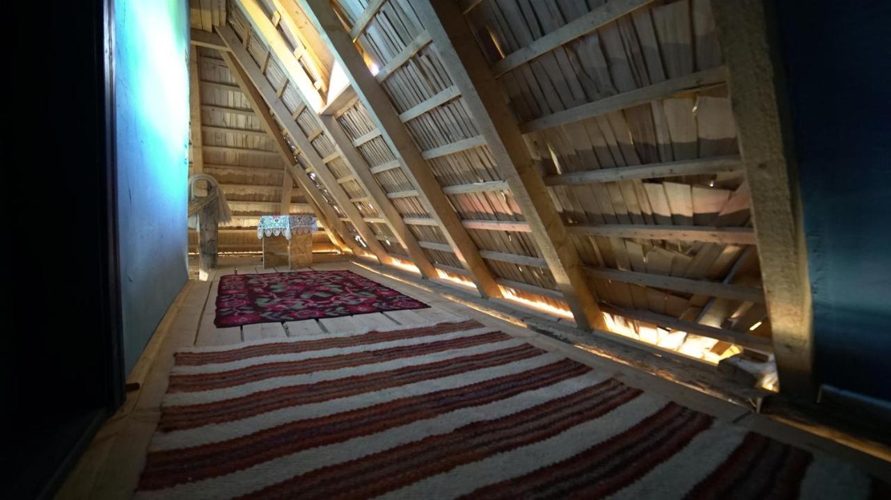Iz De Maramures Rural Hotel (Adults Only) Surdesti  Bagian luar foto