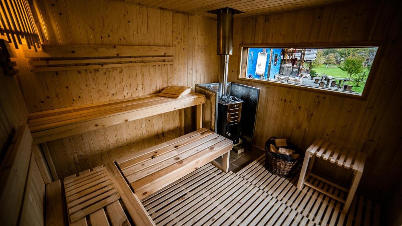 Iz De Maramures Rural Hotel (Adults Only) Surdesti  Bagian luar foto