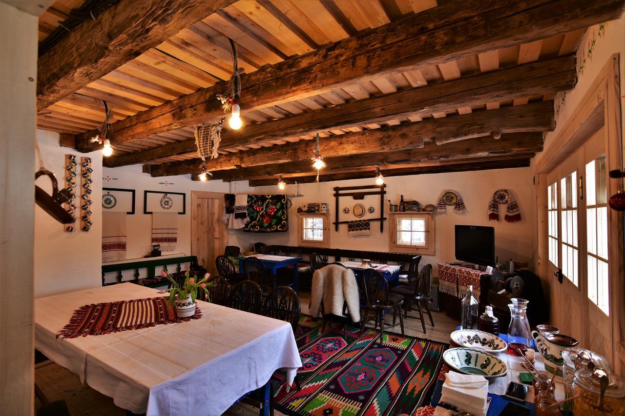 Iz De Maramures Rural Hotel (Adults Only) Surdesti  Bagian luar foto