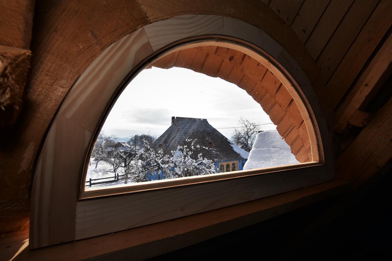 Iz De Maramures Rural Hotel (Adults Only) Surdesti  Bagian luar foto