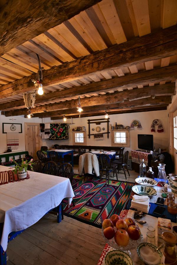 Iz De Maramures Rural Hotel (Adults Only) Surdesti  Bagian luar foto